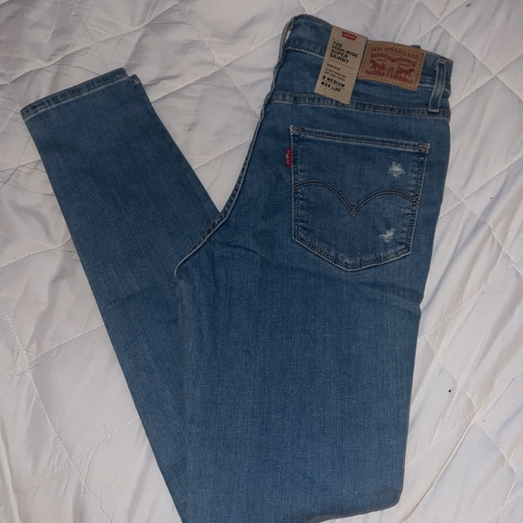 New Levi jeans - Picture 3 of 7